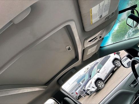 Used 2017 Toyota Sienna XLE w/ XLE Navigation Package image 14