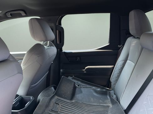 Used 2024 Toyota Tacoma SR5 AWD/4WD image 17