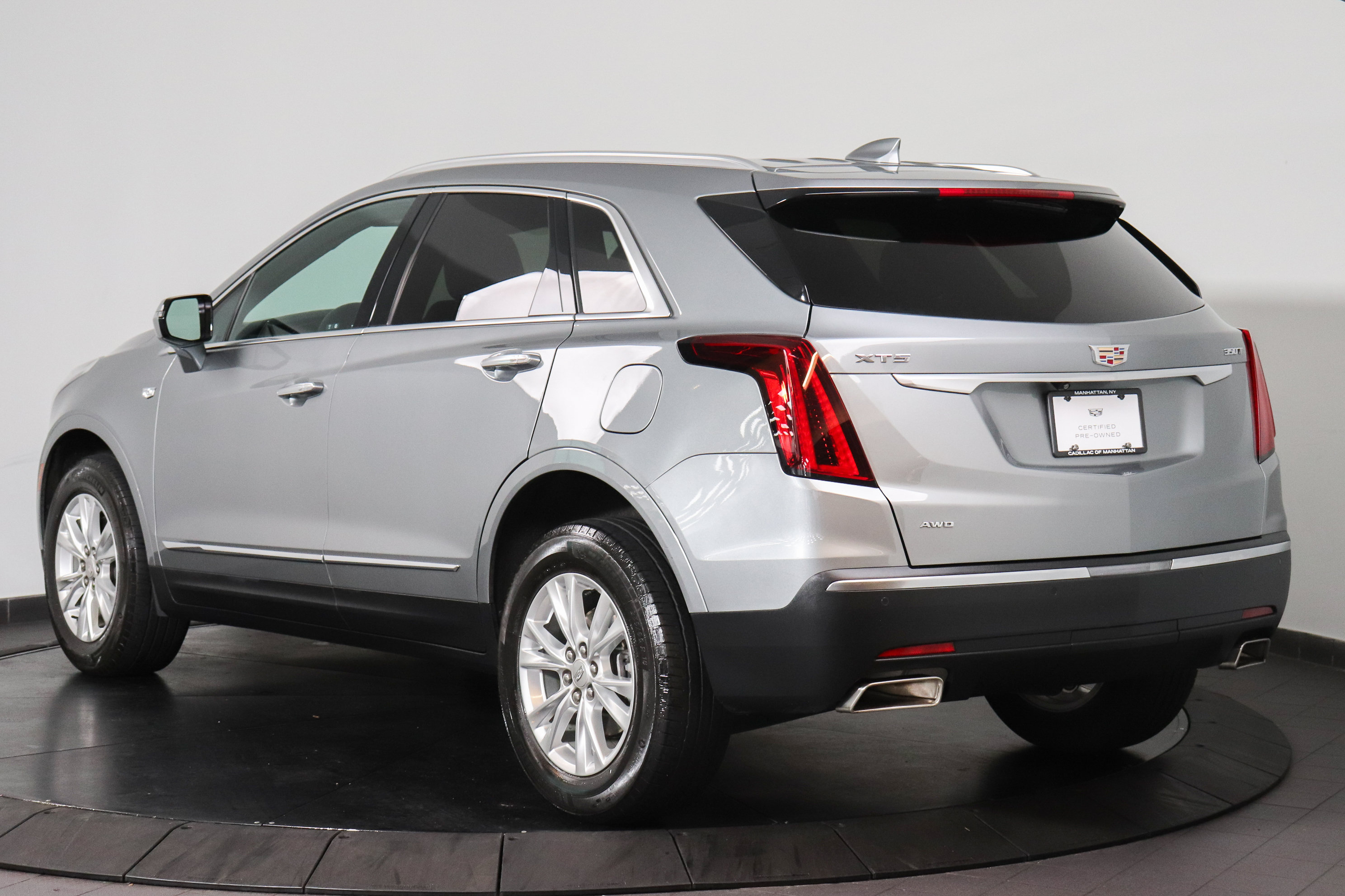 Used 2023 Cadillac XT5 Luxury AWD/4WD image 3