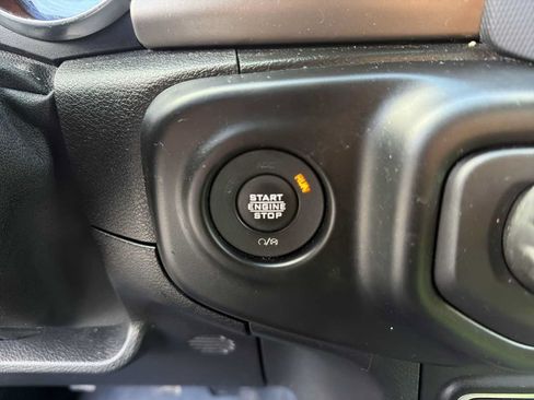 Used 2020 Jeep Wrangler Sport AWD/4WD image 16