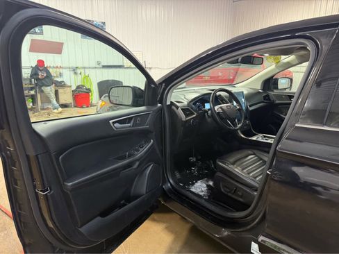 Used 2023 Ford Edge SEL image 6