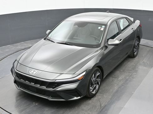 Certified 2024 Hyundai Elantra Limited image 31