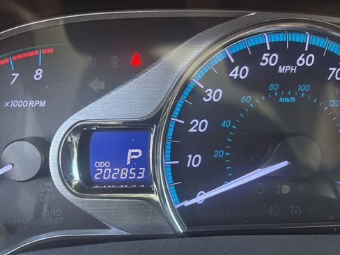 Used 2012 Toyota Sienna Limited w/ Premium Pkg image 6