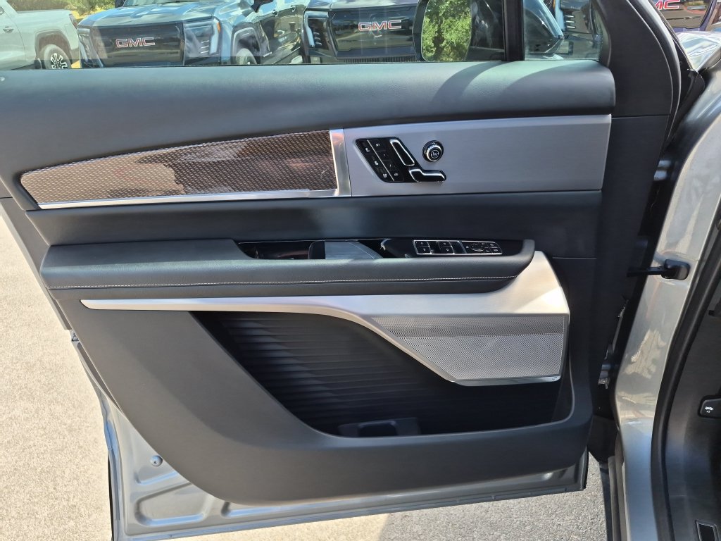 Used 2026 Cadillac Vistiq Sport AWD/4WD image 15