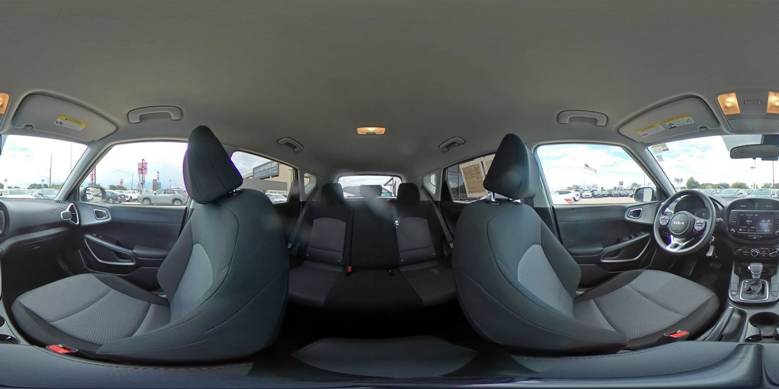 Used 2025 Kia Soul LX w/ LX Technology Package FWD image 39