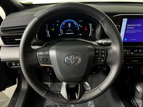 Used 2026 Toyota Camry SE w/ Multimedia Upgrade Package FWD image 15