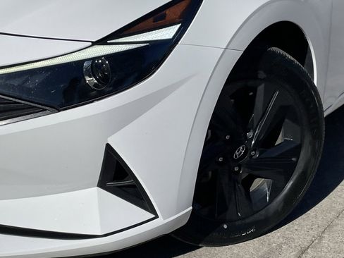 Used 2023 Hyundai Elantra Blue image 8