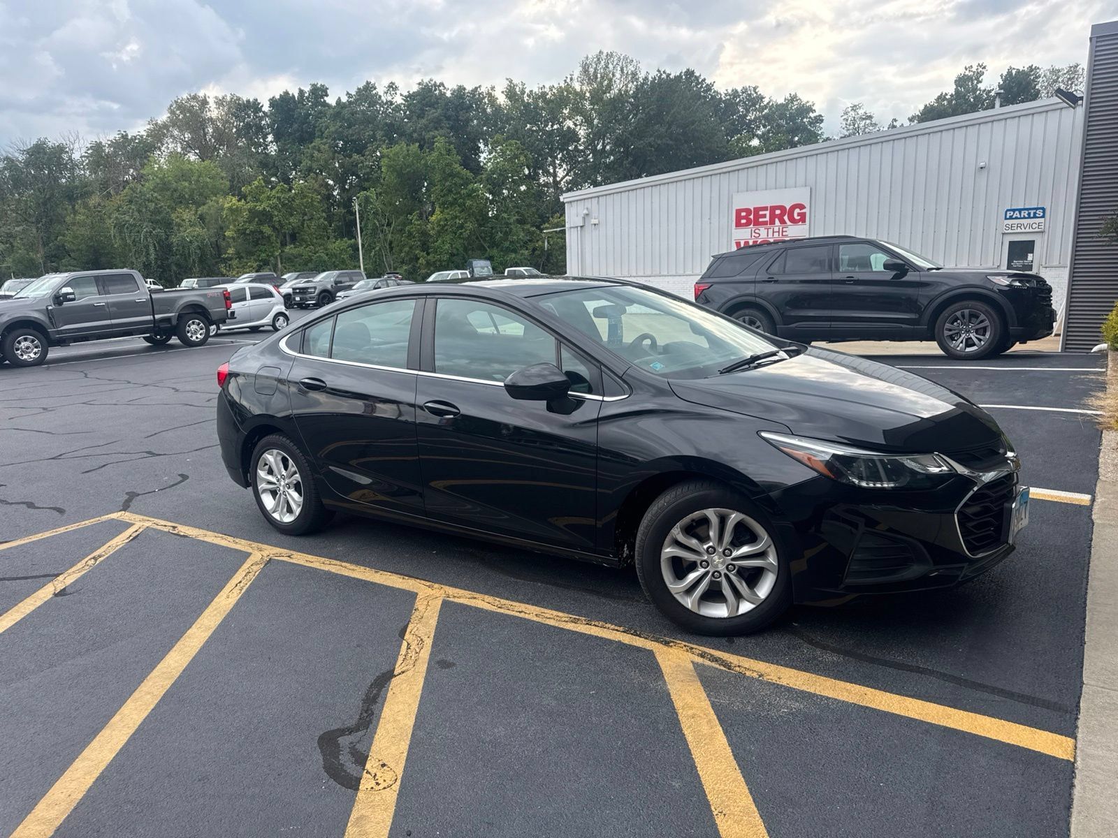 Used 2019 Chevrolet Cruze LT w/ LT Fleet Convenience Package FWD image 4