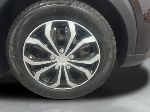 Used 2019 Nissan Kicks S FWD image 30