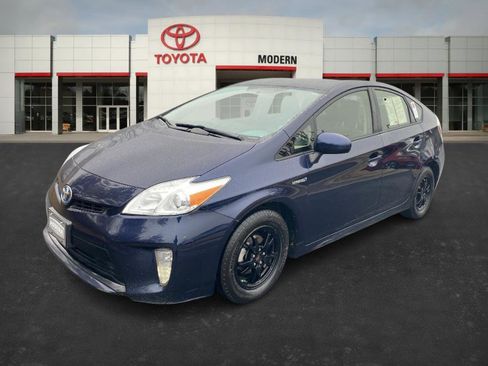 Used 2015 Toyota Prius Two image 1