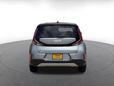 Used 2025 Kia Soul LX w/ LX Technology Package FWD image 12