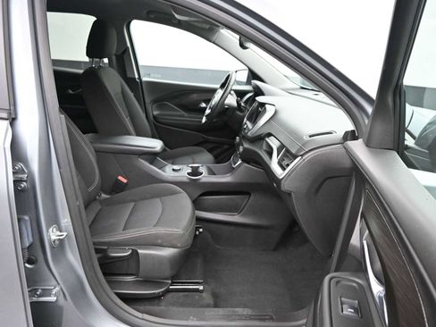 Used 2024 GMC Terrain SLE image 11