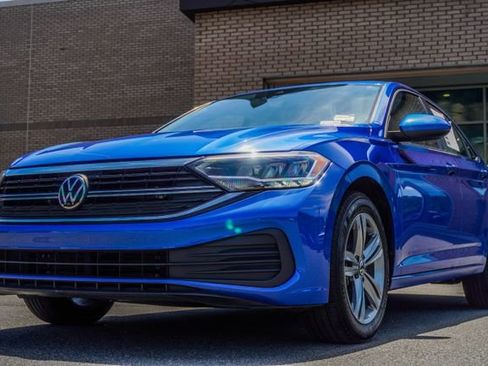 Used 2024 Volkswagen Jetta SE FWD image 7