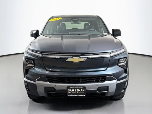 Used 2025 Chevrolet Silverado EV LT AWD/4WD image 2