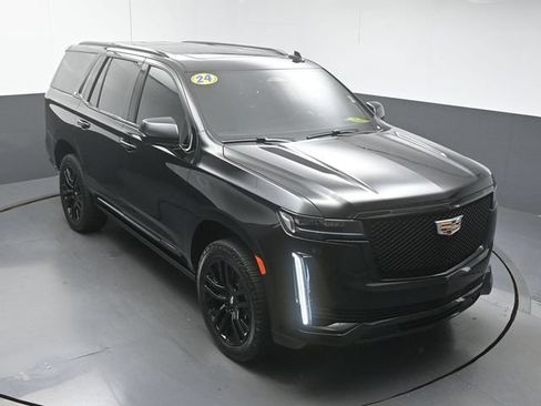 Used 2024 Cadillac Escalade Sport Platinum w/ Heavy-Duty Trailer Package AWD/4WD image 44
