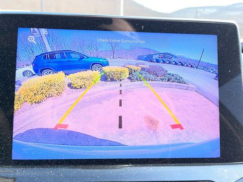 Used 2025 Jeep Compass Limited image 18