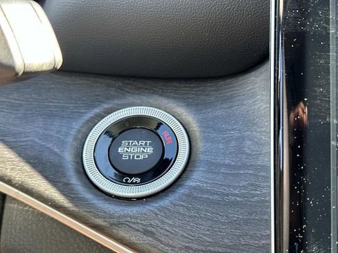 Used 2023 Jeep Grand Cherokee L Limited w/ Luxury Tech Group II image 27