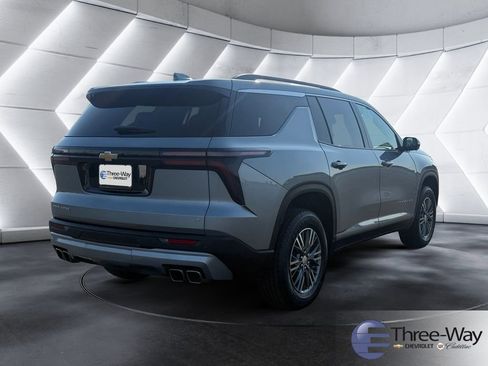 Certified 2024 Chevrolet Traverse LT FWD image 5