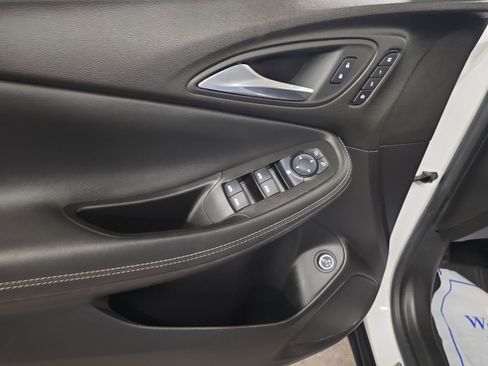 Used 2023 Buick Encore GX Essence w/ Experience Buick Package image 11