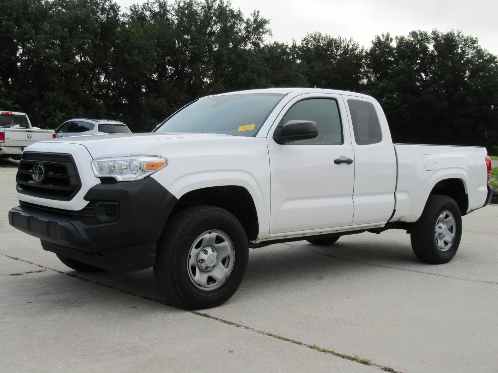 Used 2022 Toyota Tacoma SR RWD image 2