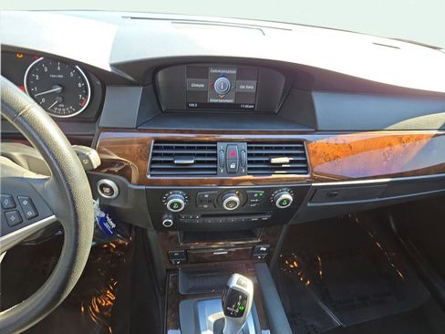 Used 2010 BMW 528i 528i image 25