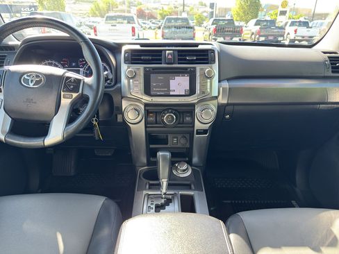 Used 2018 Toyota 4Runner SR5 Premium AWD/4WD image 10