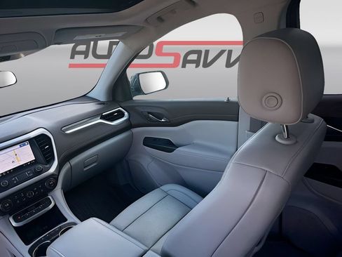 Used 2023 GMC Acadia SLT w/ Technology Package AWD/4WD image 25