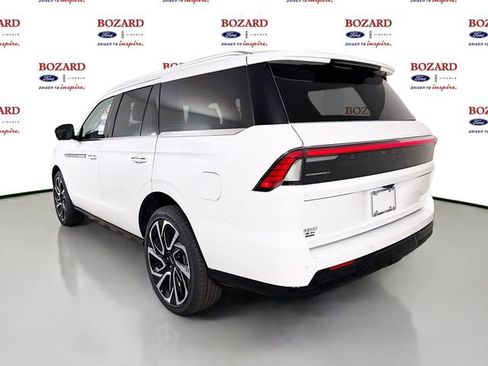 New 2026 Lincoln Navigator Reserve AWD/4WD image 6