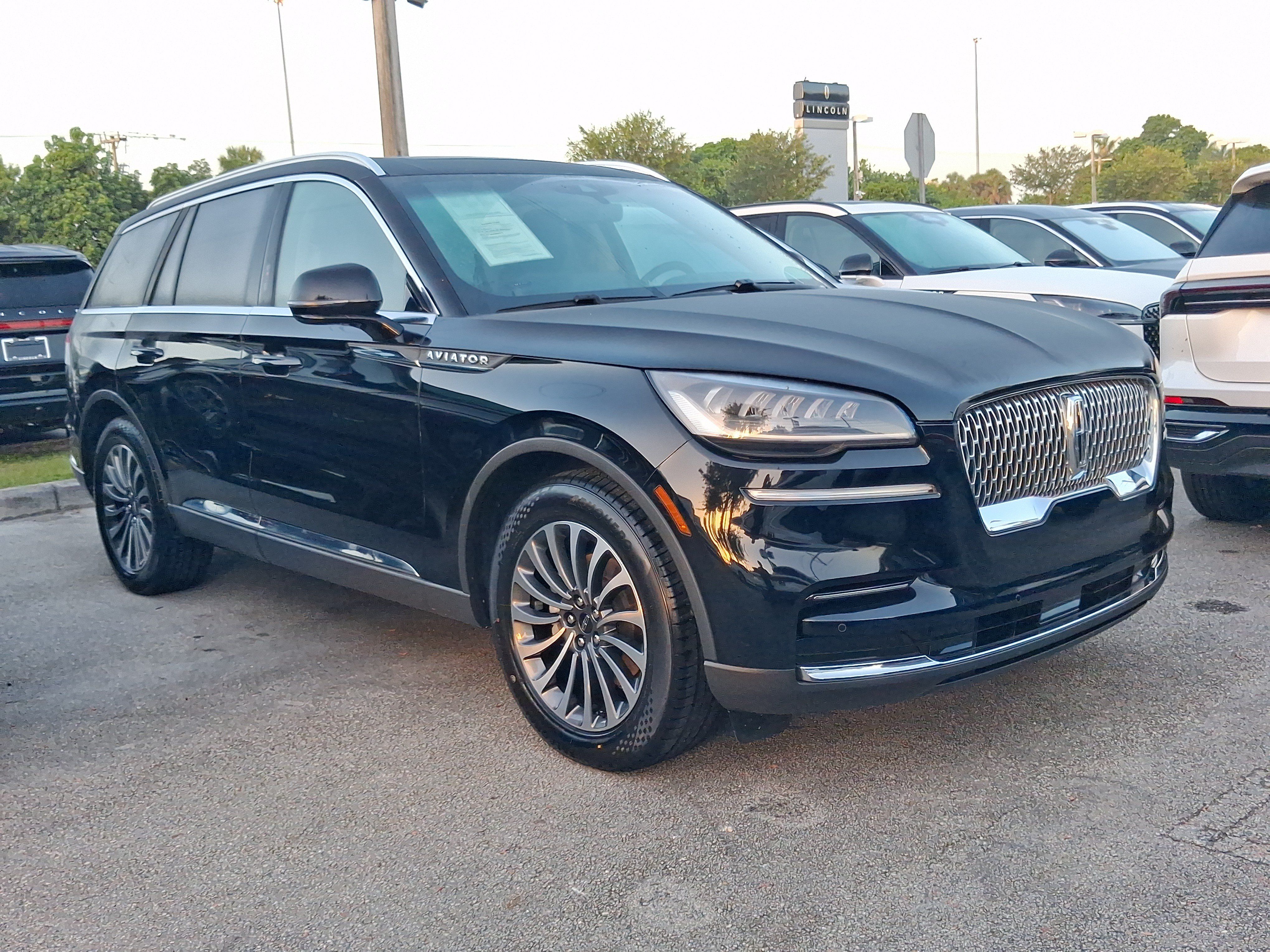 Certified 2023 Lincoln Aviator 2WD w/ Premium Package image 23