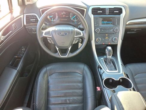 Used 2014 Ford Fusion SE w/ Equipment Group 202A image 11