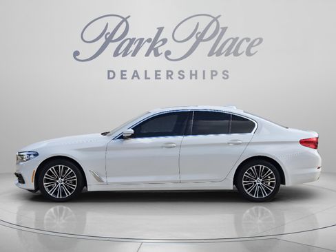 Used 2020 BMW 530i w/ Convenience Package RWD image 2
