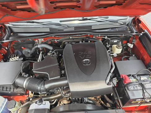 Used 2017 Toyota Tacoma TRD Sport w/ Tow Package (A/T) AWD/4WD image 31