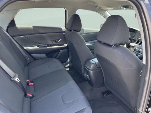 New 2026 Hyundai Elantra SE FWD image 19