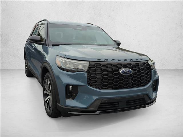Used 2025 Ford Explorer ST-Line w/ Premium Package RWD image 3