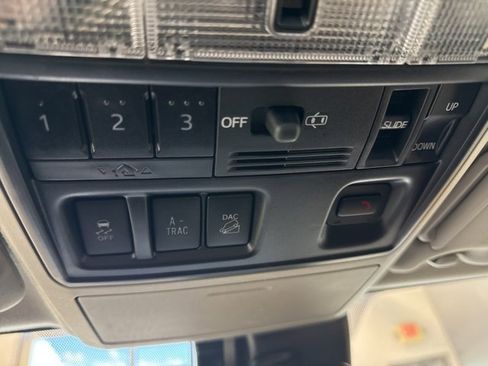 Used 2021 Toyota 4Runner Limited image 12