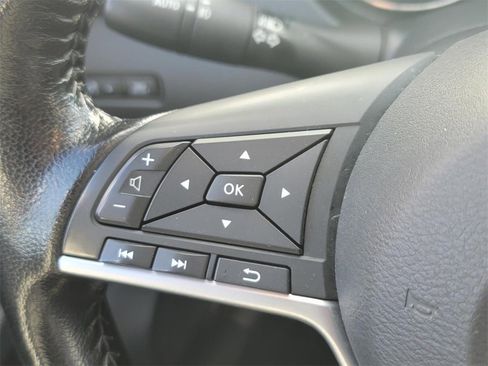 Certified 2022 Nissan Rogue Sport SV image 16