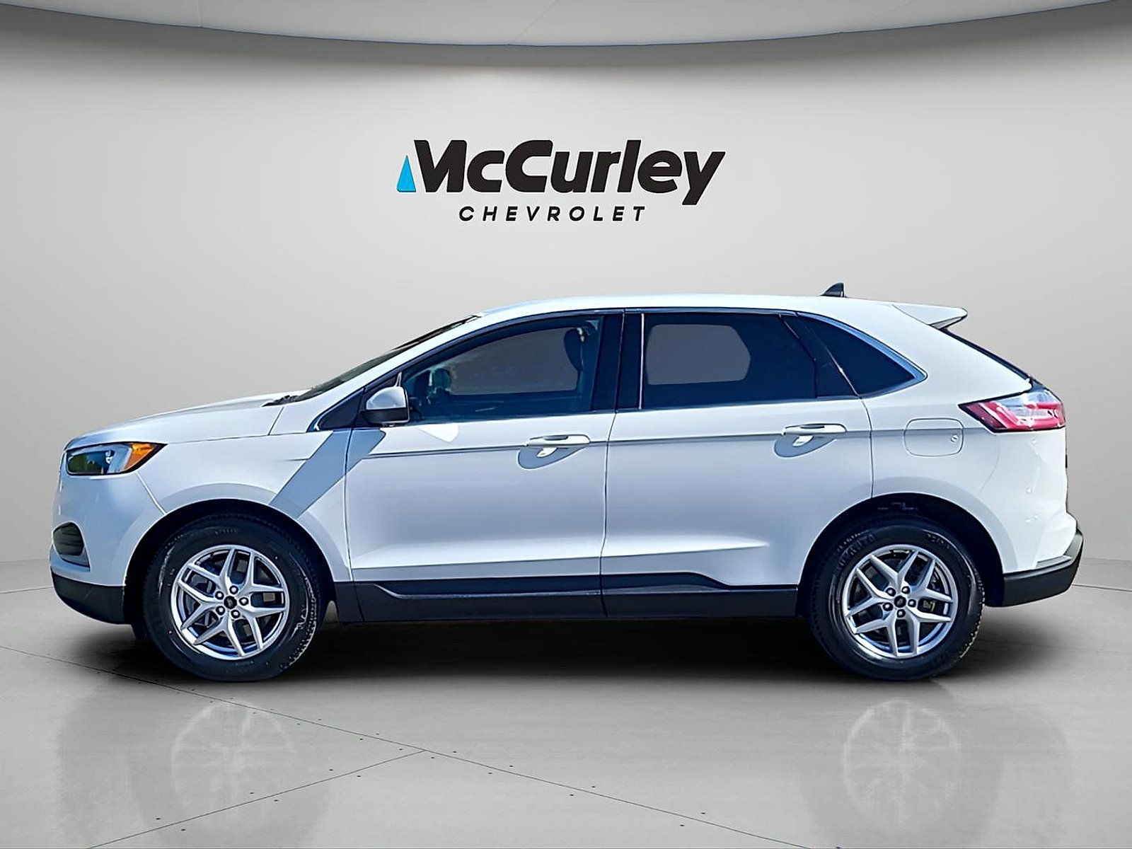 Used 2024 Ford Edge SEL AWD/4WD image 4