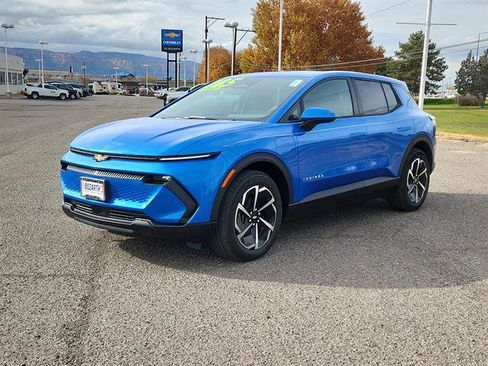 New 2026 Chevrolet Equinox EV LT image 2