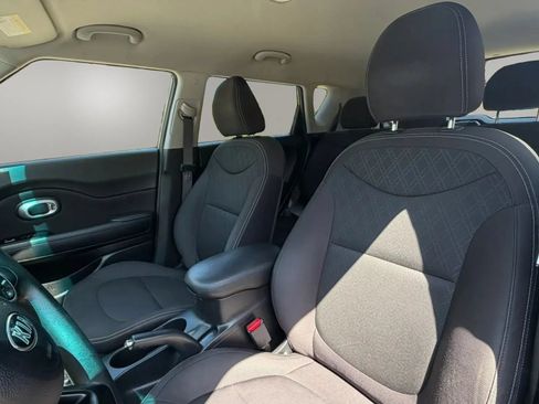 Used 2015 Kia Soul FWD image 11