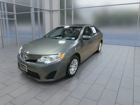 Used 2013 Toyota Camry LE FWD image 4
