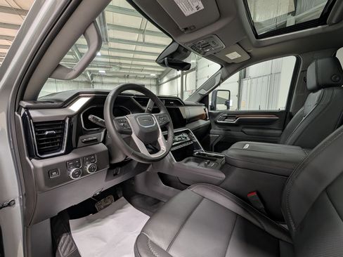 Used 2026 GMC Sierra 3500 Denali w/ Denali Reserve Package image 16