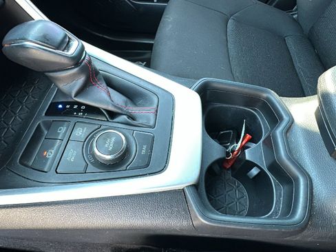 Certified 2021 Toyota RAV4 SE image 13