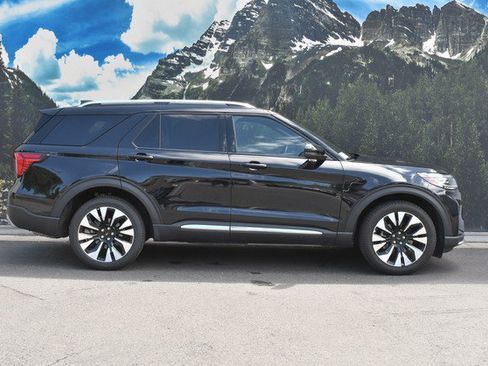 Used 2025 Ford Explorer Platinum w/ LUX Leather Package AWD/4WD image 2