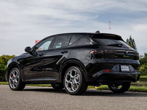 New 2025 Alfa Romeo Tonale w/ Premium Package image 10