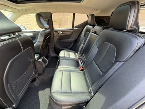 Used 2019 Volvo XC40 T5 Momentum AWD/4WD image 25