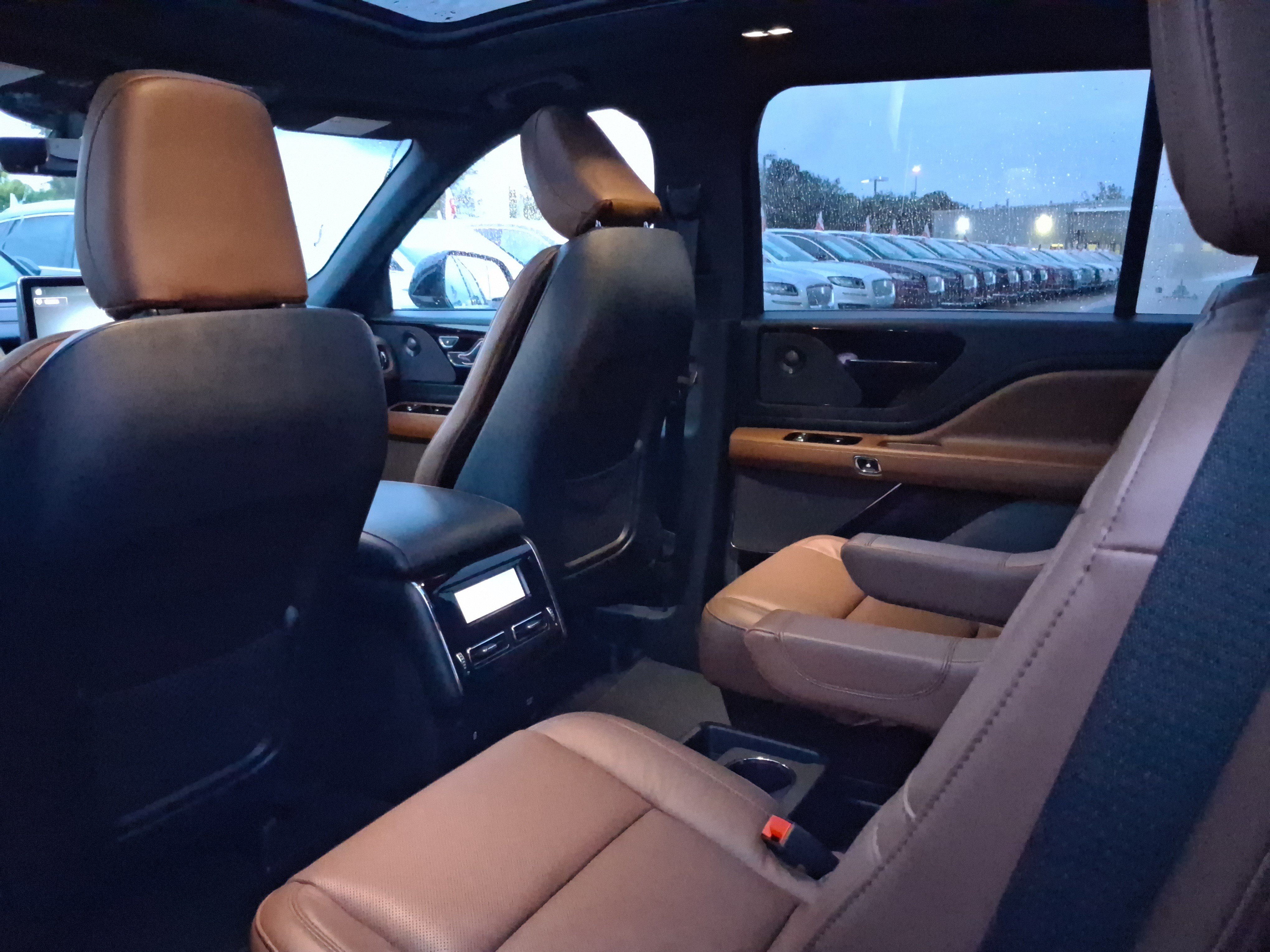 Certified 2023 Lincoln Aviator Reserve RWD image 5