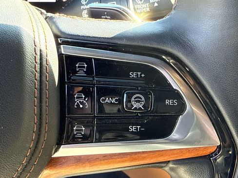 Used 2021 Jeep Grand Cherokee L Summit image 21