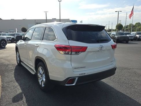 Used 2018 Toyota Highlander Limited FWD image 3