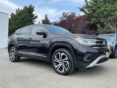 Used 2020 Volkswagen Atlas Cross Sport SEL Premium AWD/4WD image 2
