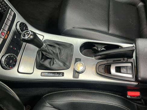 Used 2015 Mercedes-Benz SLK 250 w/ Premium Package image 25
